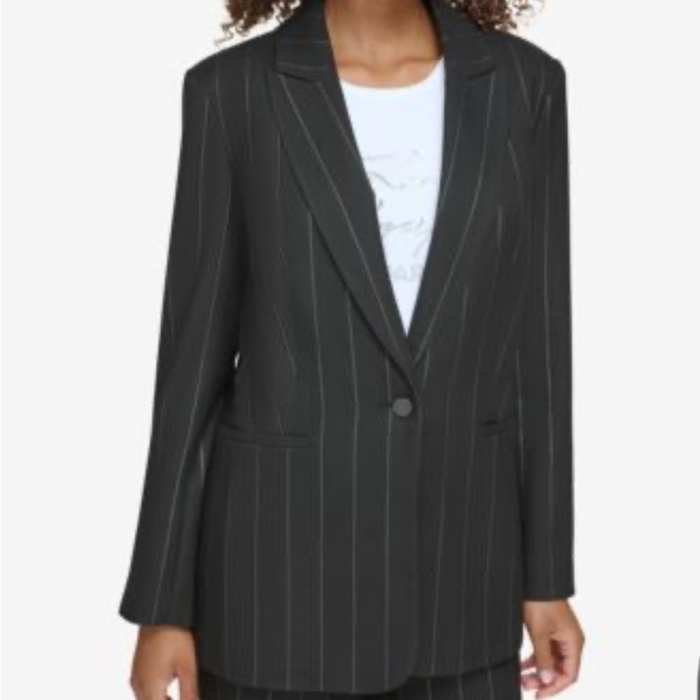 NWOT KARL LAGERFELD PARIS, a relaxed blazer with shimmery metallic accents S 10